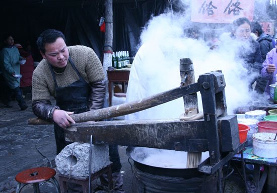 陜北特色美食之榆林子洲葷湯饸饹 陜北特色美食之榆林子洲葷湯饸饹